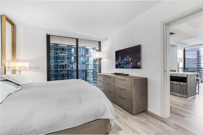 Building Photo - 801 S Miami Ave