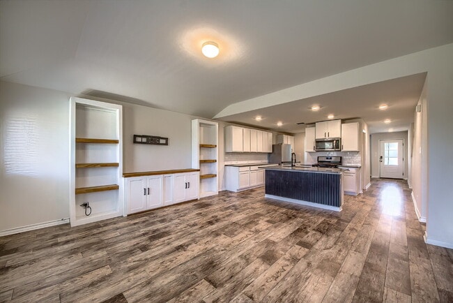 Building Photo - 5-BEDROOM HOME IN WESTPOINTE @ RIVERSTONE