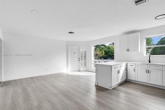 Building Photo - 6831 Greene St