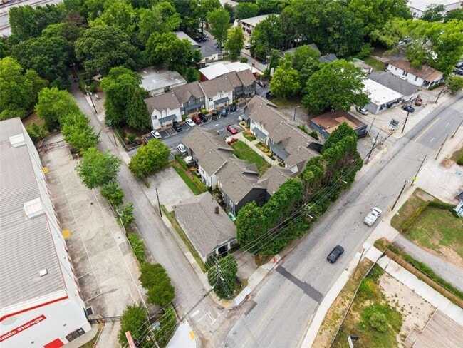 Building Photo - 1516 Howell Ml Rd