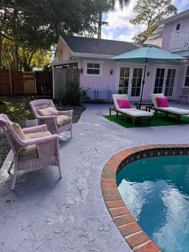 Building Photo - 1256 Palmetto Rd