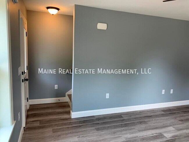 Building Photo - 15 Twin Oak Dr