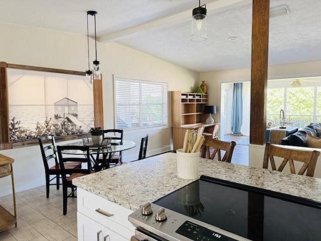 Building Photo - 143 S Lakewood Cir