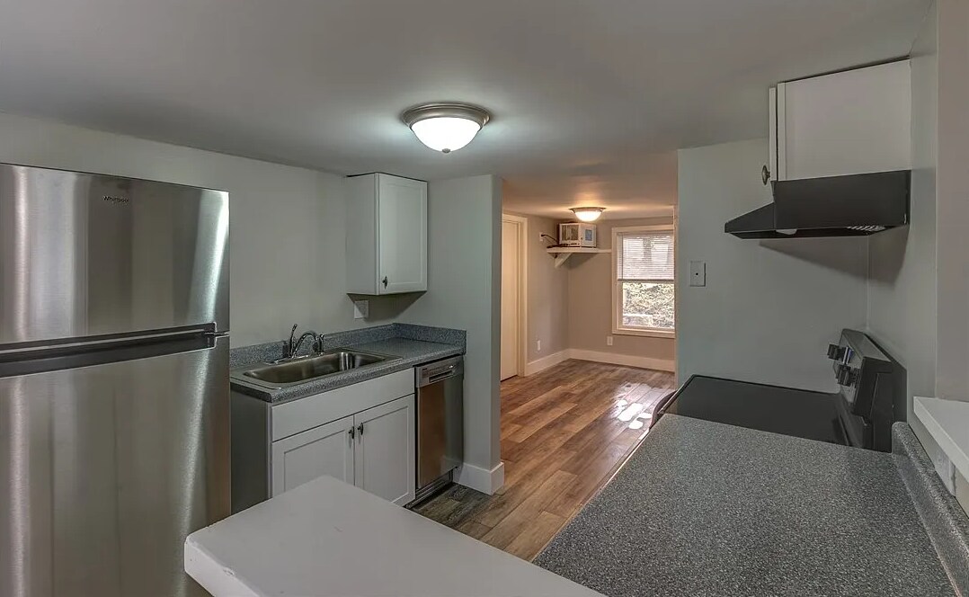 Building Photo - 183 Hillside Dr