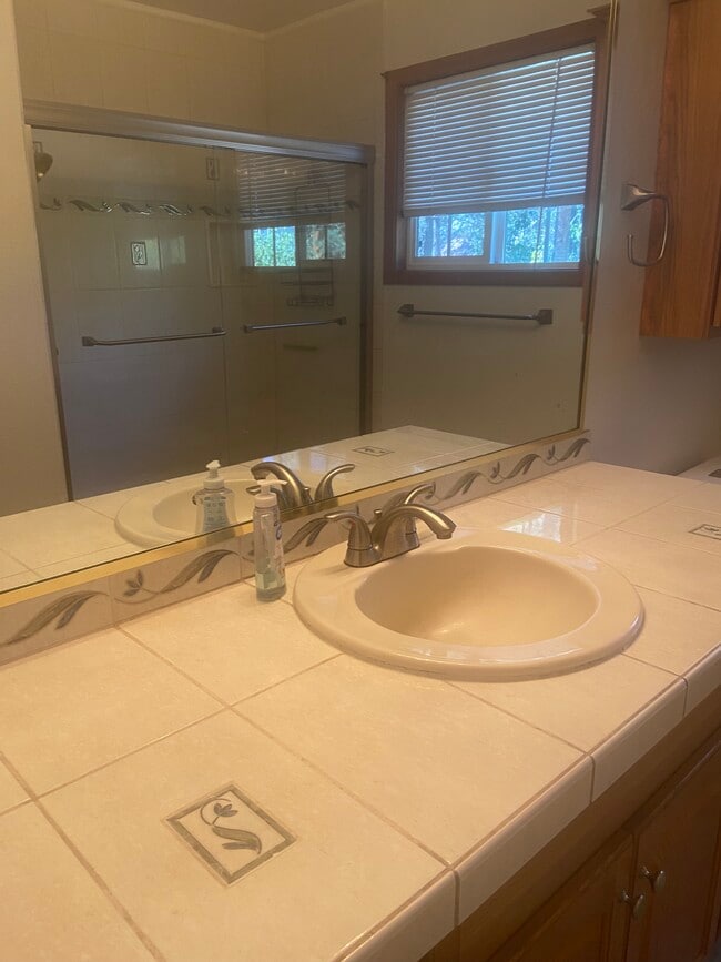 Building Photo - 2673 Wailaki St