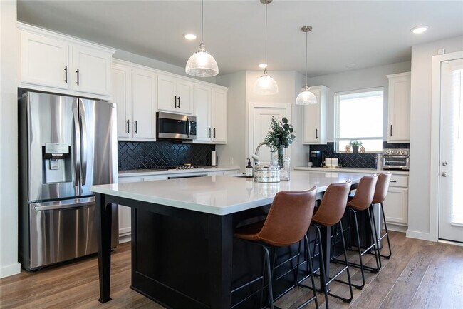 Building Photo - 19722 Upper Canyon Ct