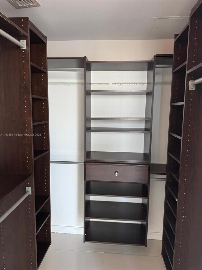 Building Photo - 500 Brickell Ave