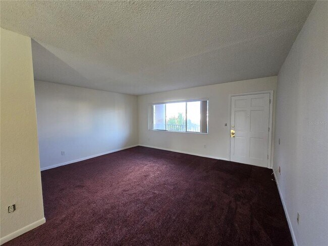 Building Photo - 2525 W Bay Dr