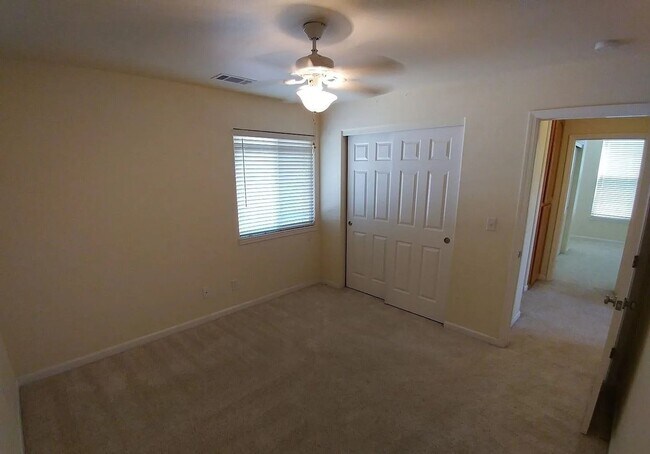 Building Photo - LARGE 3 BED 3 BATH HOUSE IN LAKE CALIFORNIA