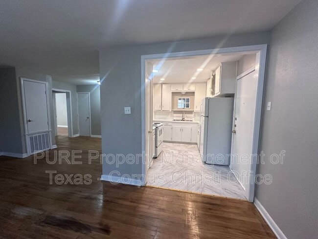 Building Photo - 538 Chase Dr