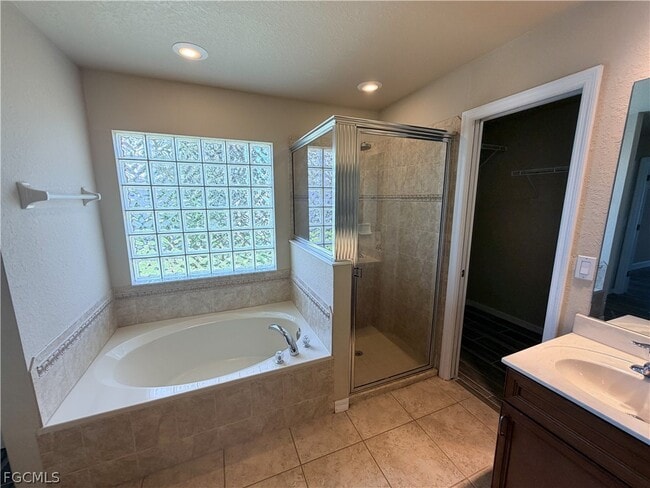 Building Photo - 2110 SW 38th Terrace