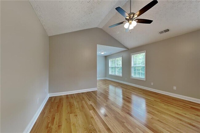 Building Photo - 990 Golden Meadows Ln
