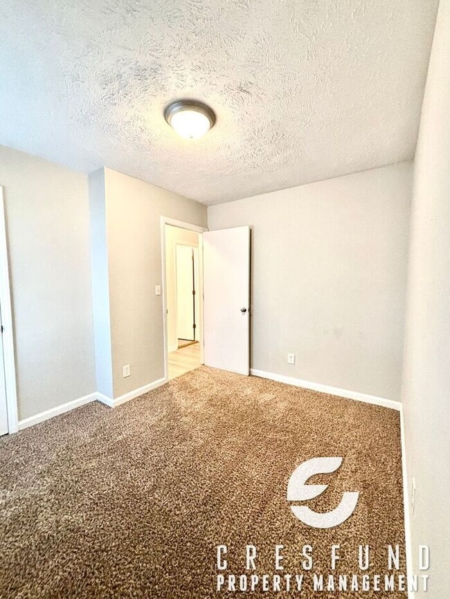 Building Photo - Coziest 3 Bed, 2 Bath - 15 MINUTES FROM YA...