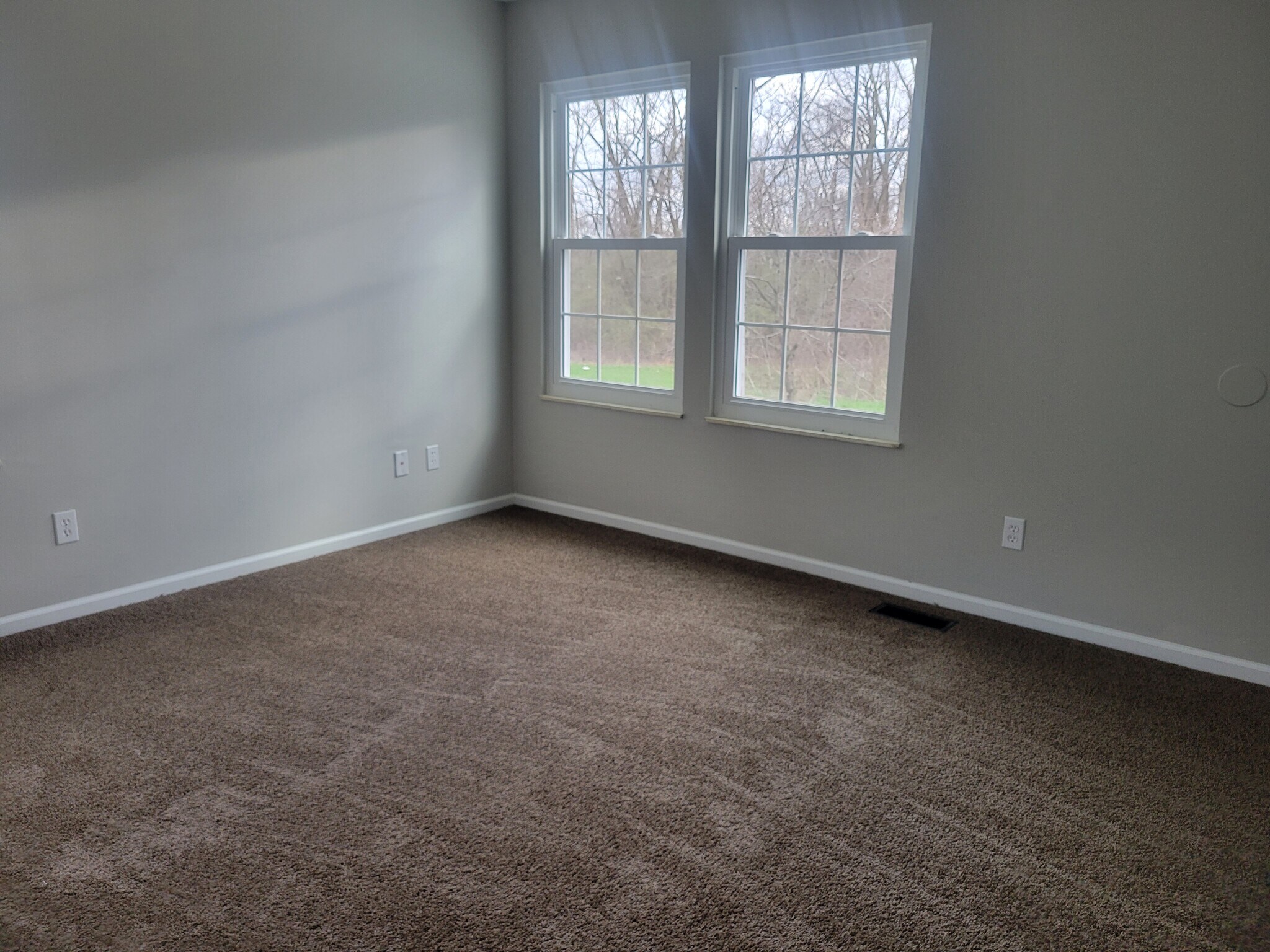 Building Photo - 2206 Big Tree Dr