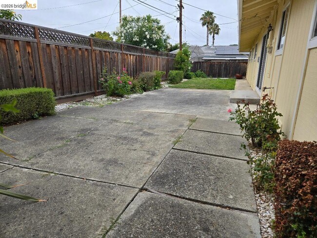 Building Photo - 40725 Capa Dr
