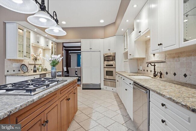 Building Photo - 244 Mathers Rd