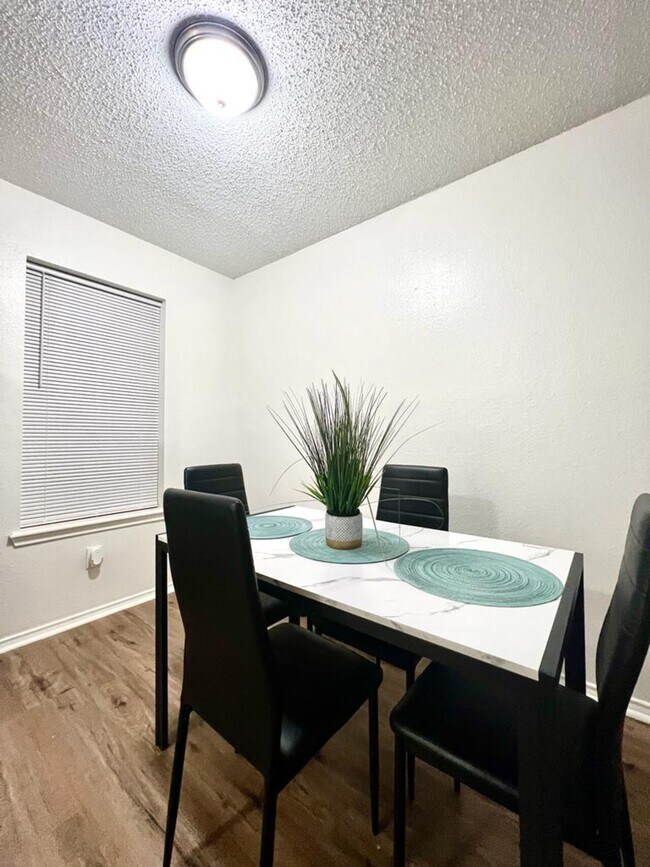 Building Photo - 4601 S 24th St