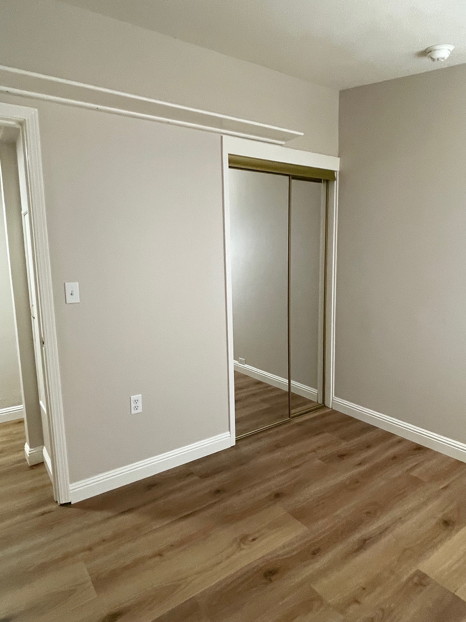 Building Photo - 10210 Sterling Blvd