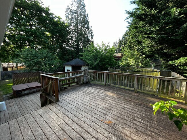 Building Photo - Excellent location at an affordable price!