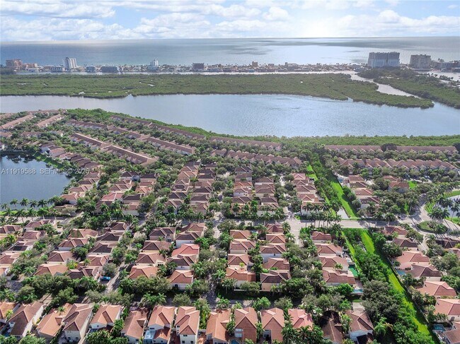 Building Photo - 935 Lemonwood Ct