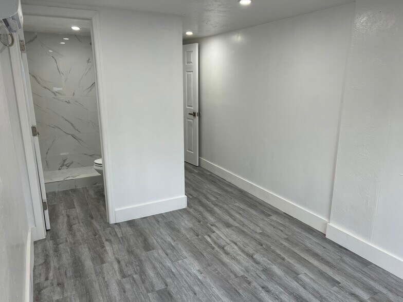 Building Photo - 925 NW 59th St
