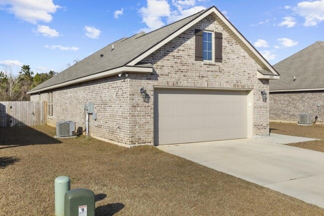 Building Photo - 1049 Stella Rd