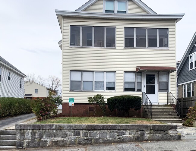 Building Photo - 121 Mount Washington St
