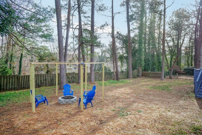 fire pit - 4200 Pickwick Dr