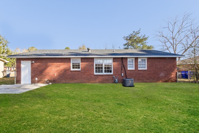 Building Photo - 7671 Mendelwood Dr