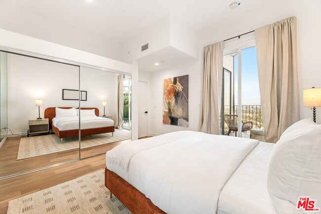 Building Photo - 8425 Hillside Ave