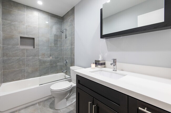 Building Photo - Remodeled 2 BEDROOM/2 BATH in the Heart of...
