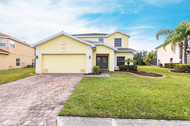 Building Photo - Rare 5 Bedroom Pool Home in Gated Community