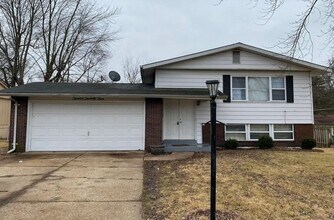 Building Photo - Spacious 4 Bedroom/ 2 Bath Home for Rent !