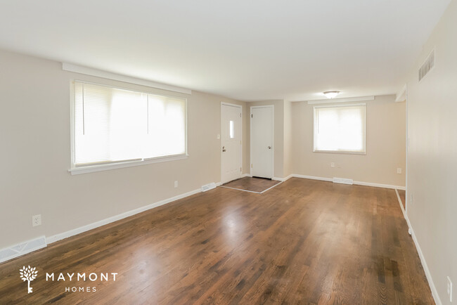 Building Photo - 3-Bedroom Home with Spacious Living Area