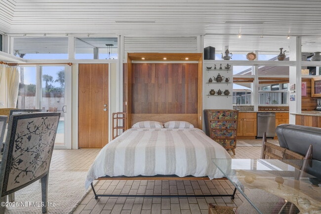 Building Photo - 2337 Seminole Rd