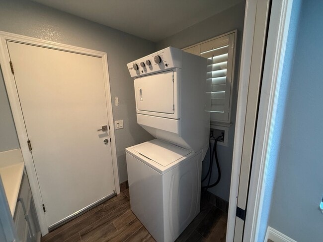 Building Photo - 4231 Edison Ave