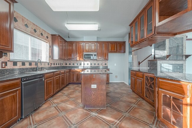 Building Photo - 9407 Demsey Mill Dr