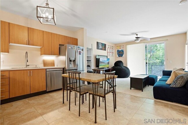 Building Photo - 525 11th Ave