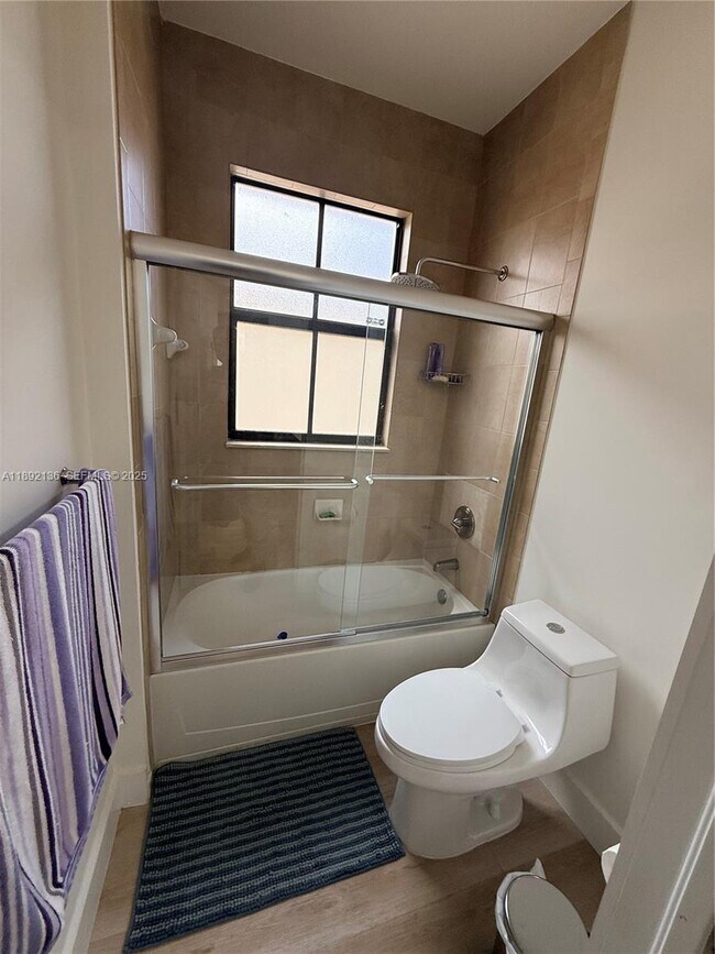 Building Photo - 8640 NW 101st Pl