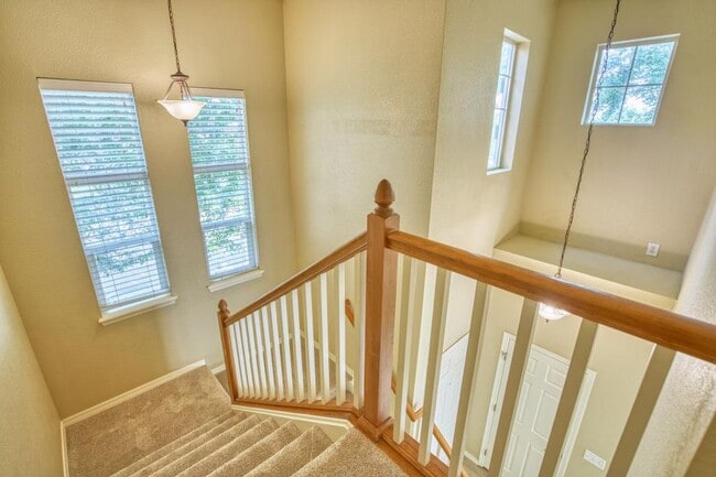 Building Photo - 2370 Windmill Dr