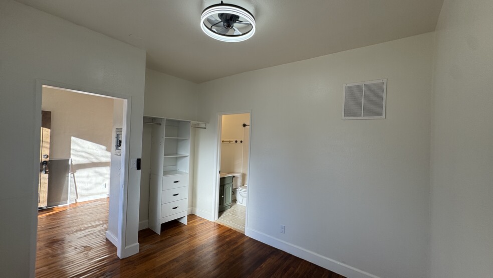 New ceiling fan/ light with remote and app settings - 6401 Fairmount Ave