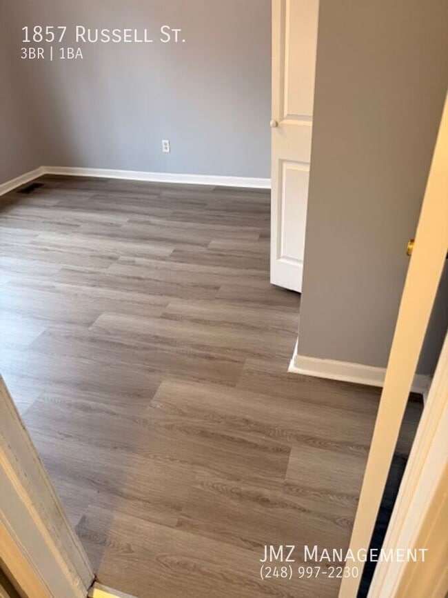 Building Photo - 1857 Russell Ave