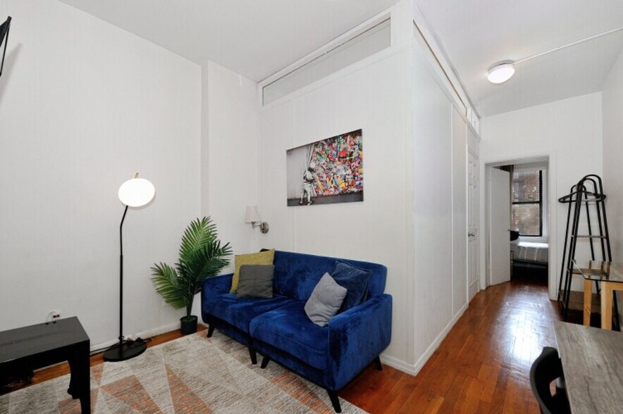 Primary Photo - 474 9th Ave