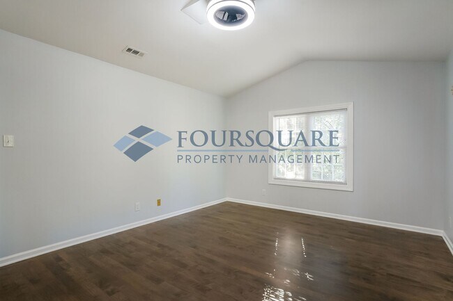 Building Photo - Spacious 3-Bed, 2.5-Bath Single Family Home with Modern Finishes & Back Deck