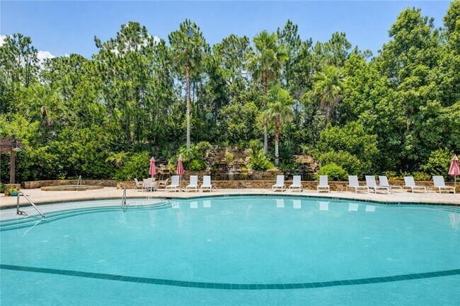 Building Photo - 245 Fox Run Dr