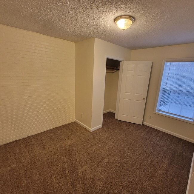 Building Photo - Stout Street