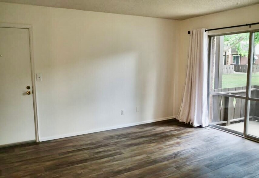 Building Photo - 3250 Oneal Cir