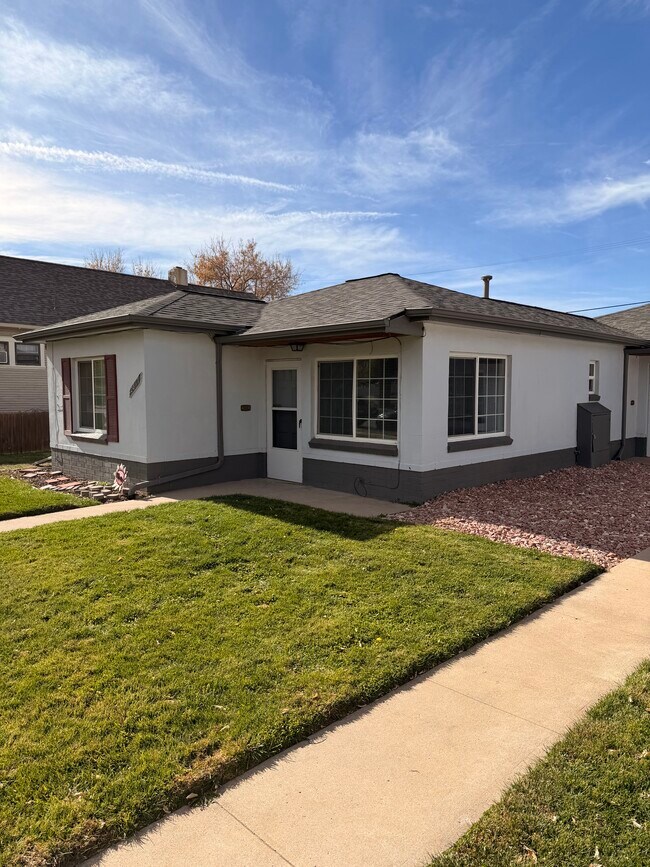 Building Photo - 2811 S Lincoln-2813