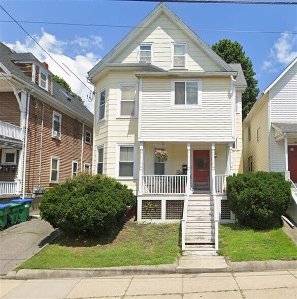 Building Photo - 578 Main St