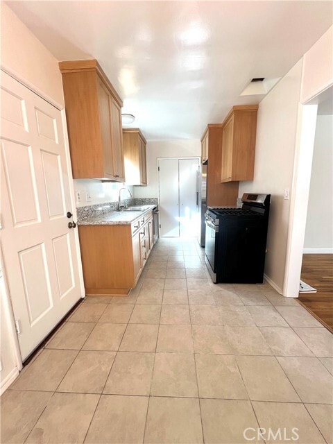 Building Photo - 3501 W Alameda Ave